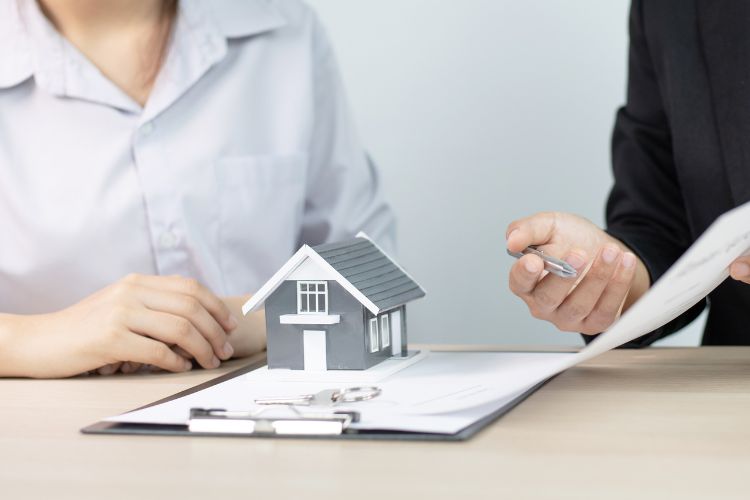 Thi sát hạch chứng chỉ hành nghề môi giới bất động sản