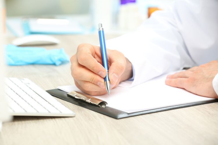 Thời gian thực hành để được cấp chứng chỉ hành nghề y