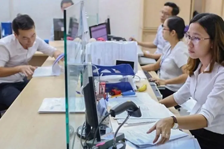 Chính sách với cán bộ dôi dư do sắp xếp lại đơn vị hành chính