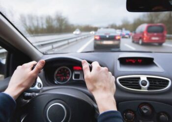 Quy định khi lái xe trên đường cao tốc