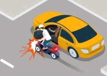 Quy định về mở cửa xe ô tô, máy kéo