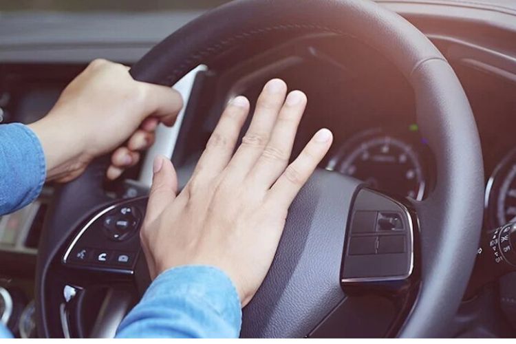 Quy định về sử dụng tín hiệu còi khi tham gia giao thông 1 Quy định về sử dụng tín hiệu còi khi tham gia giao thông