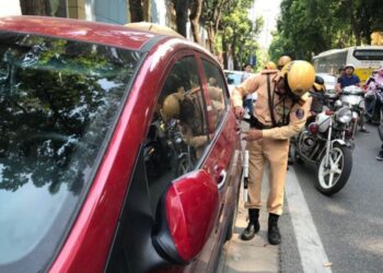 Dừng xe là gì? Những quy định khi dừng xe