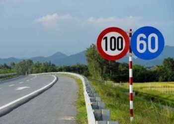 Lỗi điều khiển xe chạy dưới tốc độ tối thiểu phạt bao nhiêu?