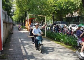 Lỗi điều khiển xe đi trên vỉa hè phạt bao nhiêu?