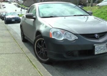 Lỗi đỗ xe trên dốc không chèn bánh bị phạt bao nhiêu?