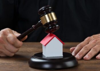 Cấm thay đổi hiện trạng tài sản đang tranh chấp